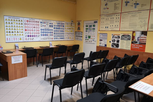 Szkolenie teoretyczne 2 sala wykladowa w CSK ALFA Szkolenie teoretyczne 2 sala wykladowa w CSK ALFA