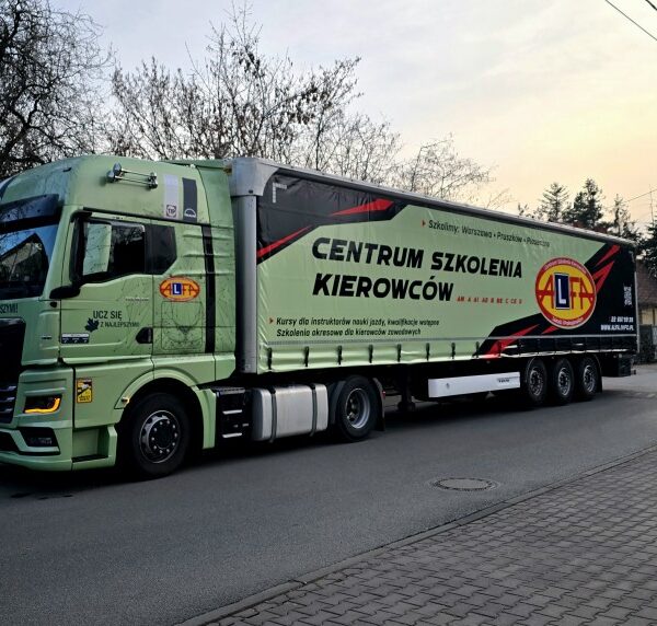 Ciągnik siodłowy CE